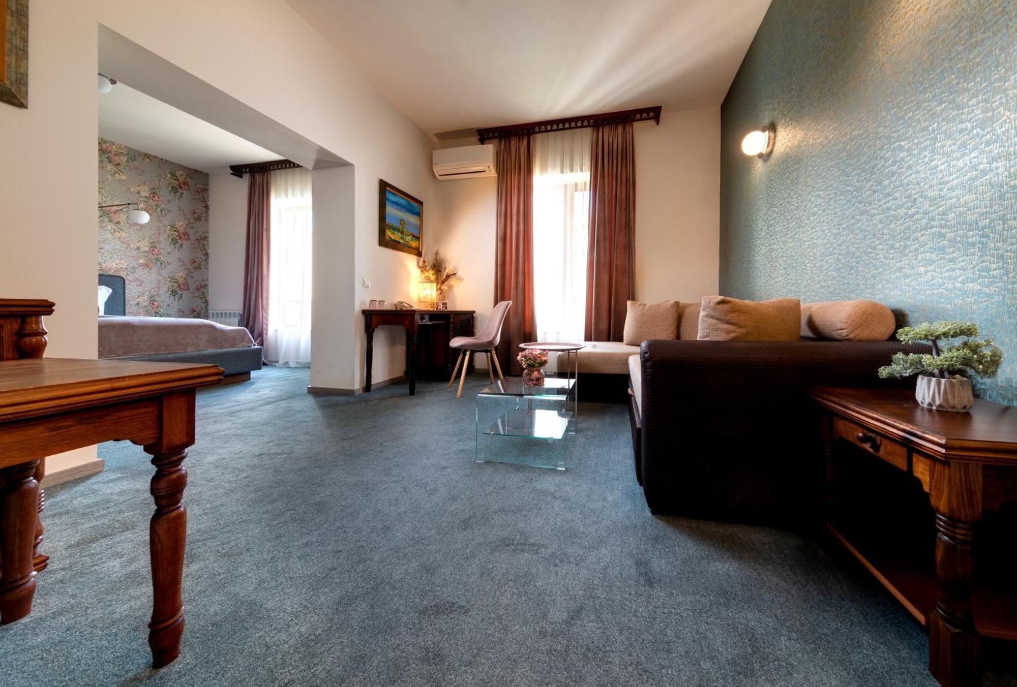 Park Hotel Kaylaka Pleven Extérieur photo